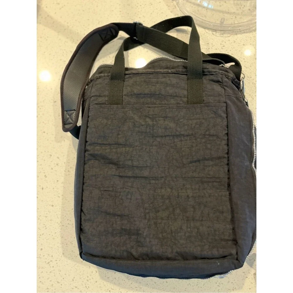 Unbranded practical black